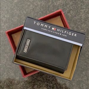 Tommy hilfiger wallet
